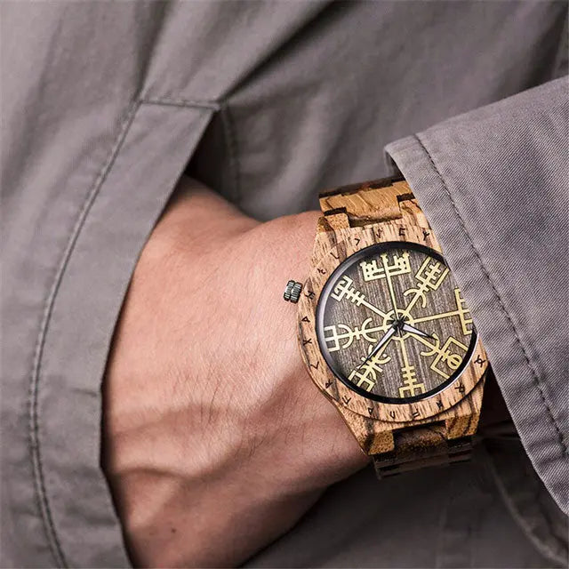 MONTRE EN BOIS VEGVISIR - Viking Héritage